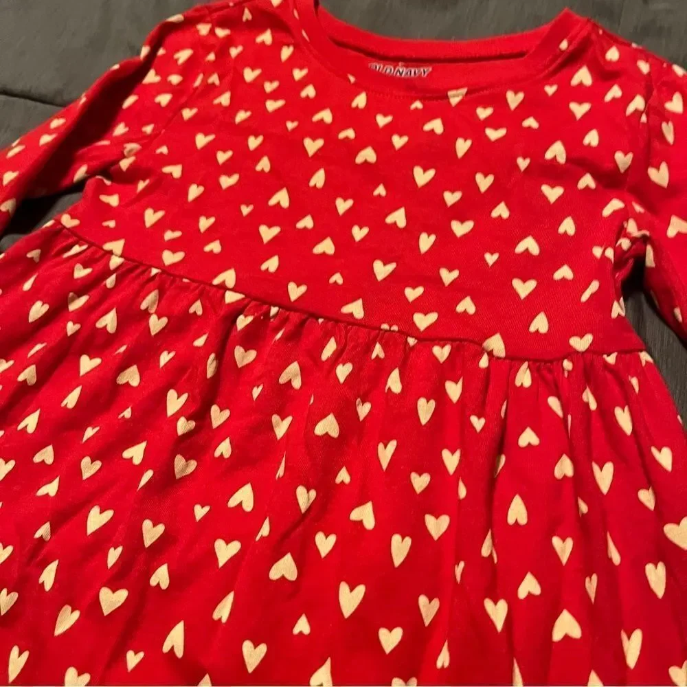 Old Navy Valentine’s‎ Day long sleeve toddler girl dress with hearts size 3t